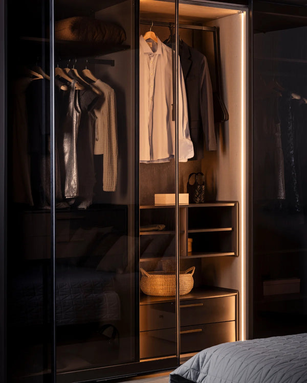 Website_Wardrobe_Gallery_Onyx_ (8).webp
